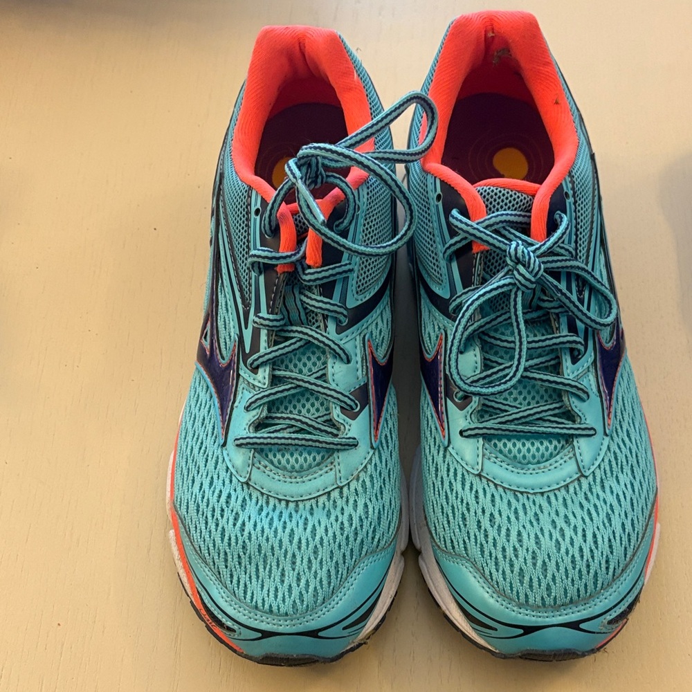 Mizuno Women's Athletic Shoes - Teal and Coral